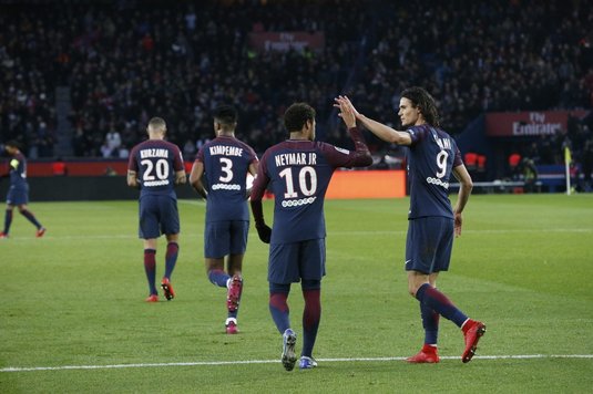 VIDEO | Cavani a devenit cel mai bun marcator din istoria Paris Saint-Germain! Ce cadou a primit din partea clubului