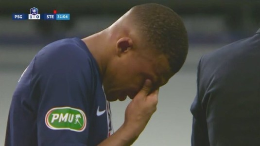 VIDEO | ALERTĂ la PSG! Accidentare horror a lui Mbappe în finala Cupei Franţei. Atacantul a părăsit terenul cu ochii în lacrimi