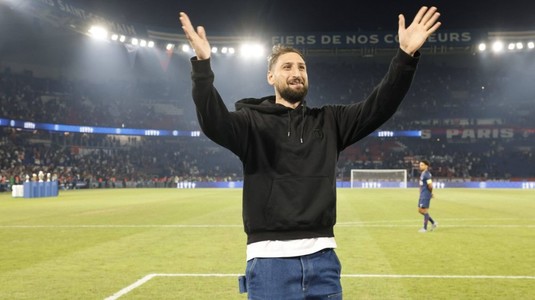 Donnarumma a apărut pe gazon la meciul PSG-ului pentru a-şi lua adio de la fanii echipei. Portarul a fost aplaudat de suporteri