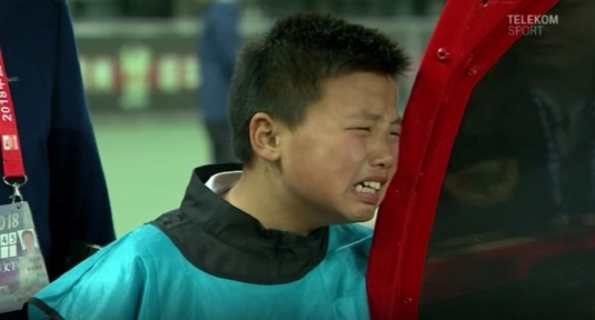 VIDEO | Imagini dramatice după ce Dan Petrescu a retrogradat cu Guizhou. Un copil a început să plângă în hohote