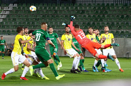 Remiză în duelul "românesc" din Europa League! Keşeru, Moţi şi Creţu au dat-o la pace în Bulgaria. Ce au făcut ceilalţi români care au fost implicaţi în turul play-off-ului competiţiei