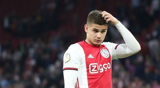 "Aţi cheltuit 30 de milioane de euro pe fotbalişti care nu joacă!" Jurnaliştii olandezi l-au luat la întrebări pe antrenorul lui Ajax din cauza situaţiei lui Răzvan Marin
