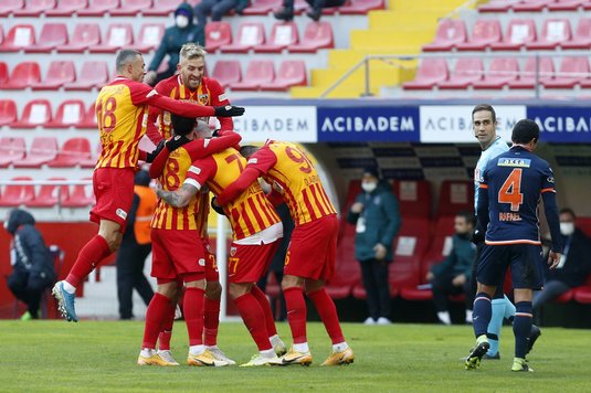 VIDEO | Denis Alibec, dezlănţuit. Atacantul a marcat două goluri cu Istanbul BB şi i-a adus lui Dan Petrescu prima victorie la Kayserispor