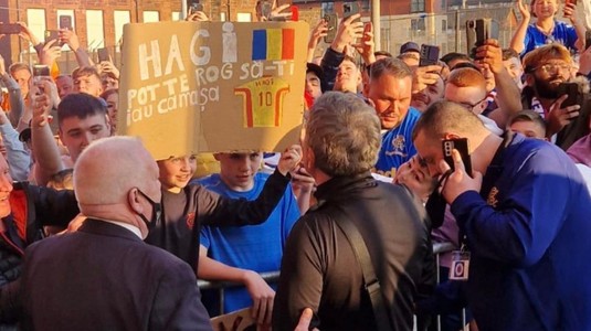 FOTO | Ce mesaj i-a scris un copil lui Gheorghe Hagi la Glasgow! Gestul impresionant făcut de fostul decar al României după ce l-a văzut pe puşti