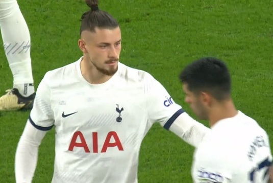 Presa din Anglia l-a luat în vizor pe Radu Drăguşin, după Coventry - Tottenham 1-2: „A intrat în încurcătură!”