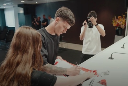 Dennis Man, menţionat de Peter Bosz. Ce a declarat antrenorul lui PSV despre internaţionalul român, după victoria cu Sittard