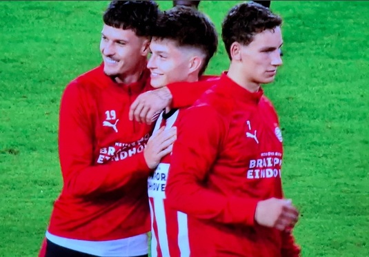 PSV s-a distrat cu Zwolle. Dennis Man, rezervă de lux la show-ul total făcut de rivalul bosniac pe postul său