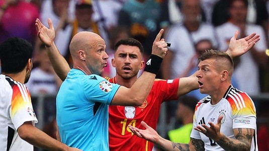 Germanii au intrat peste el! Ce făcea după meci arbitrul de la Germania - Spania, la 80 de minute de la fluierul final: "De ce?"