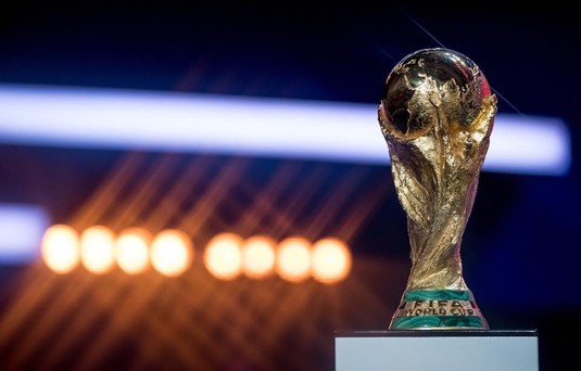 FOTO | Toată lumea ştie cum arată Cupa Mondială, dar puţini au văzut geanta de lux care duce trofeul. Cine a realizat-o şi cât valorează