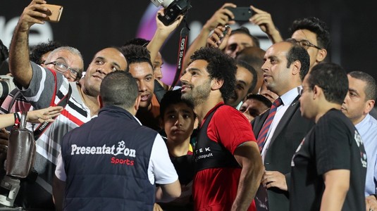 Asaltat de fani în Rusia | Mohamed Salah a participat la primul antrenament colectiv cu echipa Egiptului