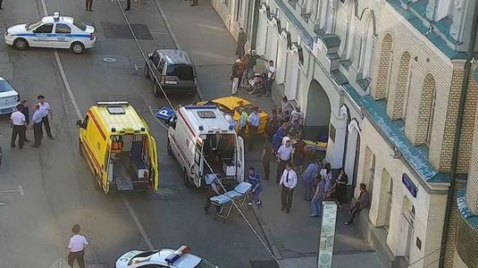 Explicaţia şoferului care a rănit opt suporteri la Moscova! De ce a intrat cu maşina în ei: ”Asta s-a întâmplat”. Prins şi bătut după accident