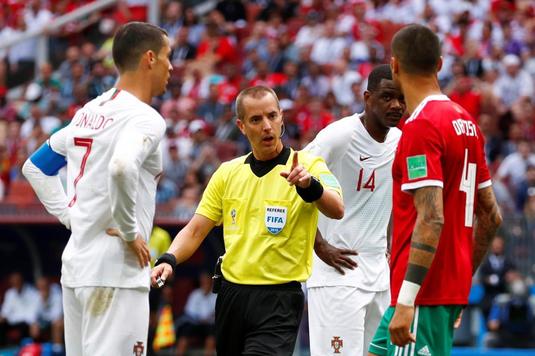 Dezvăluire incredibilă! Arbitrul i-ar fi cerut tricoul lui Ronaldo în timpul meciului Portugalia - Maroc! "Suntem la Cupa Mondială, nu la circ"