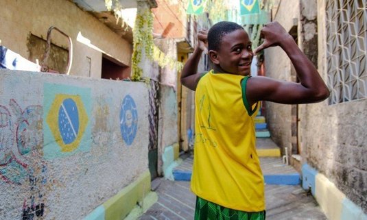VIDEO | Lecţie de viaţă. Povestea emoţionantă a micuţului Wallace. Mesajul idolului său, Coutinho, direct din cantonamentul Braziliei