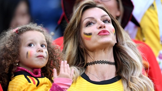 FOTO | O româncă a atras privirile la meciul Franţa - Belgia. Cine este femeia din imagine