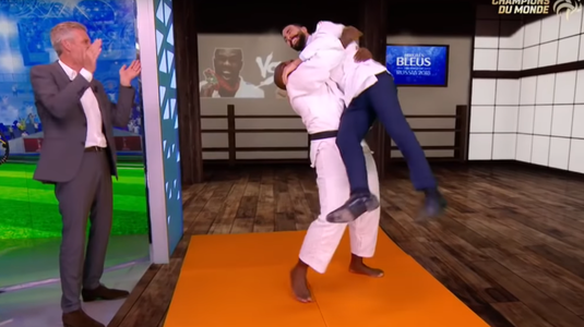 VIDEO | S-a ţinut de cuvânt! A luat Cupa Mondială cu Franţa, apoi l-a provocat la luptă pe uriaşul din judo