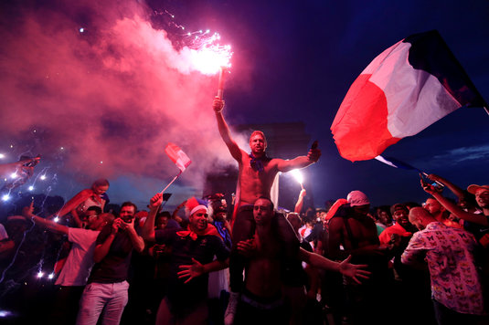 Preşedinţia Franţei dezminte că a accelerat desfăşurarea paradei pentru campionii mondiali