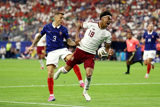 VIDEO | Incidente la Paris şi Lyon după Franţa - Spania 0-2! Peste 100 de persoane au fost reţinute 
