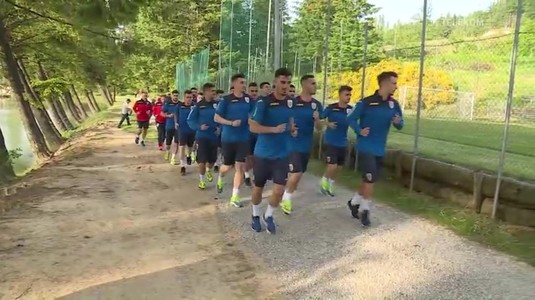 VIDEO | Rădoi nu şi-a menajat jucătorii în prima zi de cantonament şi i-a scos la alergare în parc: "N-avem multă intensitate"