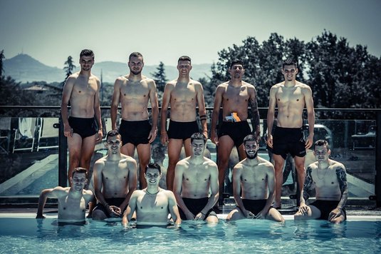 GALERIE FOTO | "Pistolarii" lui Rădoi s-au relaxat la piscină după o nouă partidă bună la Campionatul European U21
