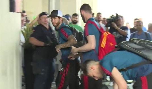 VIDEO | Un fan a strigat disperat după Sergio Ramos când a ajuns la hotelul din Bucureşti. Cum a reacţionat starul spaniol