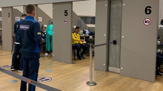 Sosire cu emoţii pentru „tricolori” în Islanda. Echipa naţională a României a fost testată pentru coronavirus chiar pe aeroport | FOTO