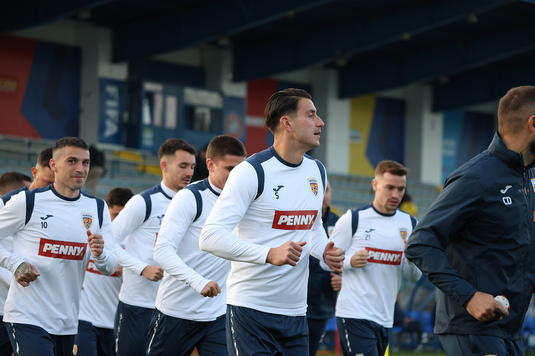 FOTO | Edi Iordănescu are la dispoziţie toţi jucătorii convocaţi. Tricolorii s-au pregătit pe grupuri