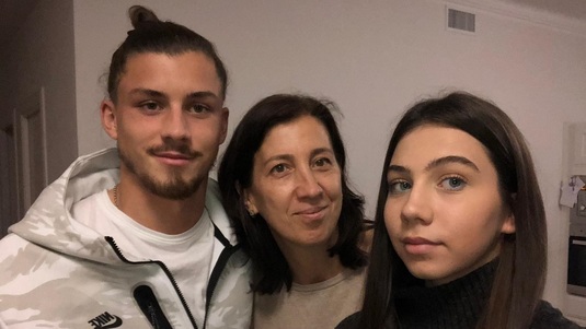 ”Mi se face pielea de găină”. Cum a trăit mama lui Radu Drăguşin primul său meci ca titular la naţională: ”Cred că nu poate fi nimic mai frumos” | EXCLUSIV