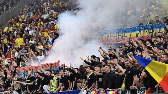 "Nu se mai poate, să răspundă!". Intervenţie acidă după ce meciul România - Kosovo 2-0 a fost întrerupt aproape o oră pentru un banner cu tentă: "Aceşti suporteri filmaţi..."