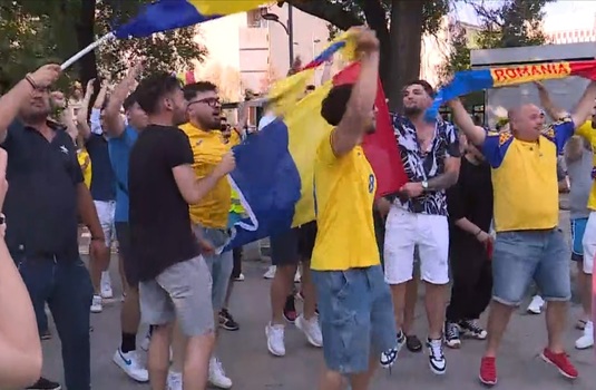 Românii au ieşit la Universitate ca în vremurile bune, cu 30 de ani în urmă. Fanii ”tricolorilor”, sărbătoare naţională în capitală | VIDEO