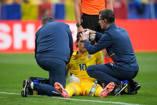 Ianis Hagi, lovit cu cotul în cap de Dumfries în România - Olanda! Fiul „Regelui” a sângerat şi a avut nevoie de îngrijiri medicale