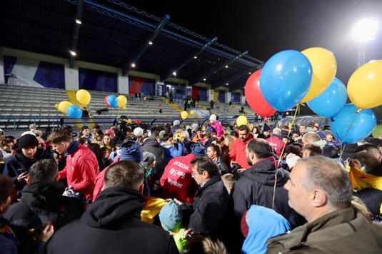 Ziua Copilului la cantonamentul naţionalei de la Mogoşoaia! Autografe, poze şi acces la antrenamentul tricolorilor pentru cei mai tineri suporteri