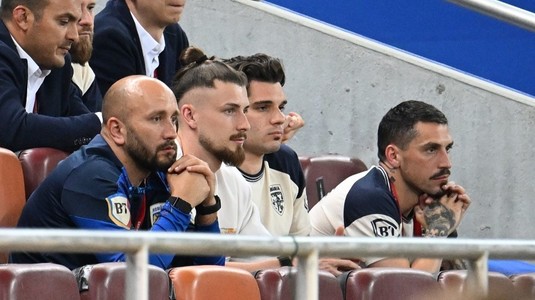 “Discuţia poate fi între ei doi”. Continuă calculele, în aşteptarea echipei de start a României din “barajul” cu Turcia. Un fotbalist, exclus din primul 11