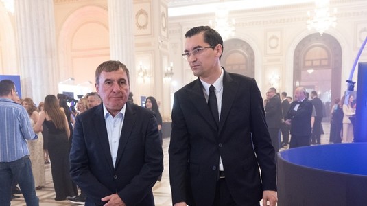 Gică Hagi a pierdut încă doi fotbalişti importanţi! Titularii au părăsit cantonamentul naţionalei, înainte de meciurile cu Georgia şi Ţara Galilor