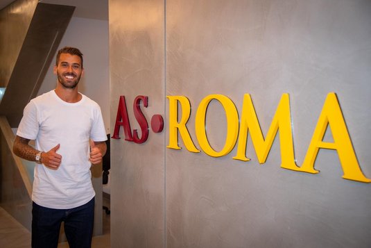  OFICIAL | AS Roma a transferat primul jucător din această vară. Vine de la Juventus şi s-a pozat deja în tricoul clubului
