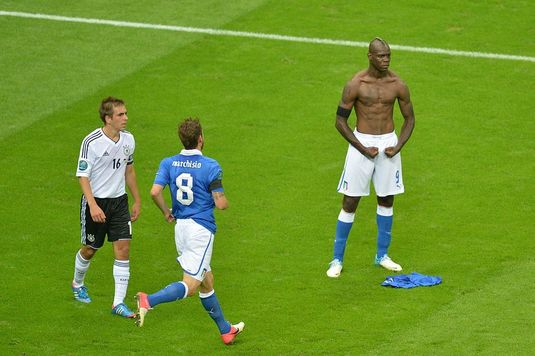 Este oficial! Eroul Italiei de la Euro 2012 şi-a găsit echipă nouă: ”Se spune că Balotelli este nebun, dar şi noi suntem la fel”