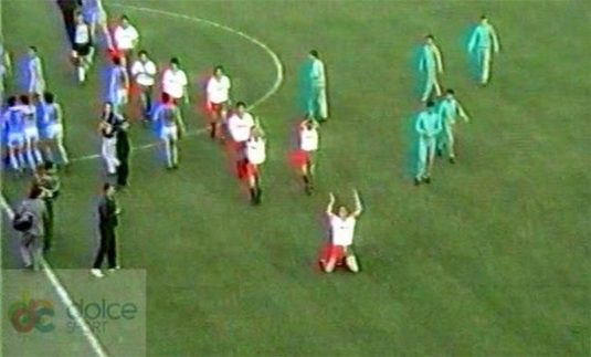 Povestea adevărată şi în imagini a gesturilor halucinante ale lui Andone la adresa publicului din Ghencea şi a lui Valentin Ceauşescu în '89!