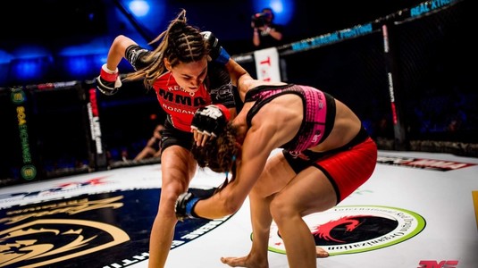 FOTO EXCLUSIV | Diana Belbiţă e dezlănţuită înaintea celei mai tari gale de MMA a anului! Vezi AICI ce performanţă a reuşit campioana RXF