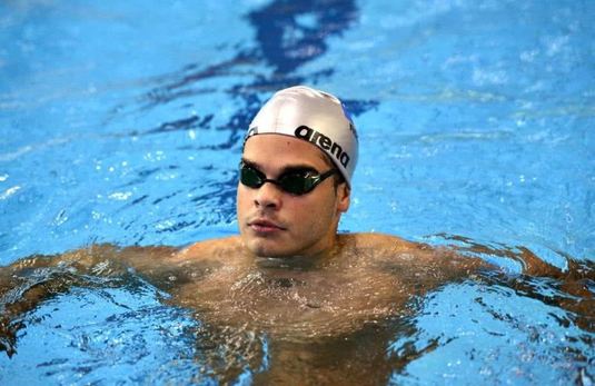Robert Glinţă s-a calificat cu al doilea timp în finală la 50 m spate, la CM de nataţie