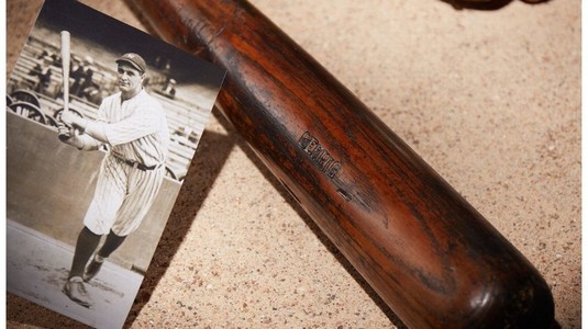 În SUA nu se resimte criza. Bâta de baseball a legendarului Lou Gehrig, cumpărată cu o sumă fabuloasă