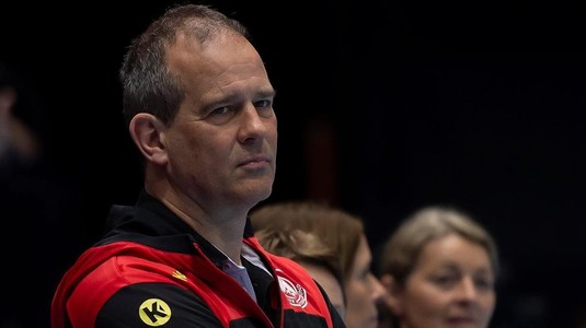 Critici aduse celor de la EHF de Henk Groener, tehnicianul naţionalei de handbal feminin a Germaniei
