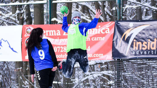 România lăudată de IHF pentru turneul organizat în Maramureş săptămâna trecută: "Succes în handbalul pe zăpadă la Baia Mare"