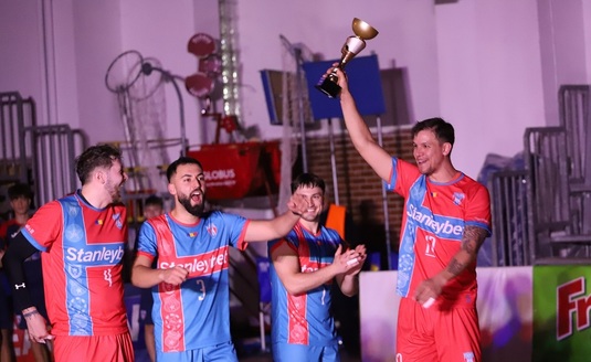 Performanţă istorică! Voleibaliştii Stelei le-au prezentat fanilor cupa: "A fost o competiţie foarte grea, deoarece am jucat trei meciuri în trei zile"