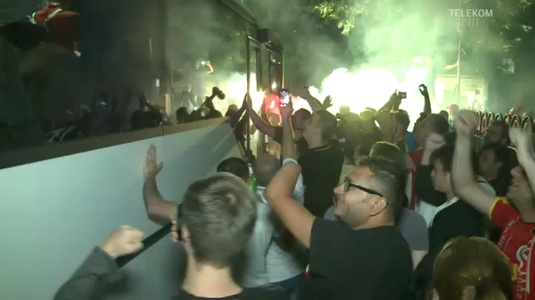 VIDEO | Imagini senzaţionale din Ştefan cel Mare! Aşa au fost aşteptaţi jucătorii lui Dinamo de fani, după ce au luat titlul în faţa Stelei