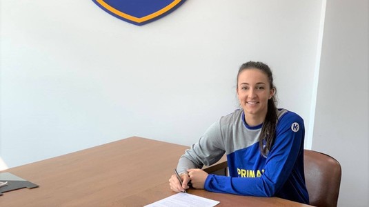 Eliza Buceschi a semnat prelungirea contractului cu Corona Braşov