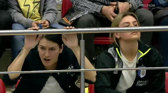 VIDEO | Cristina Neagu trăieşte la maximum meciul dintre CSM Bucureşti şi Metz! A explodat de nervi, după un gol al franţuzoaicelor