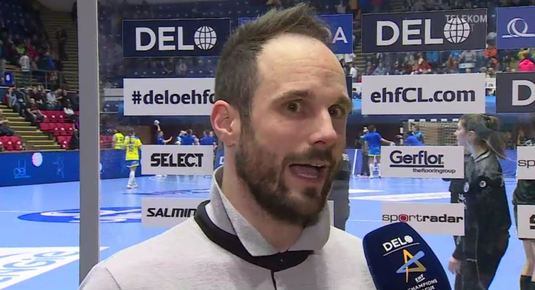 VIDEO EXCLUSIV Telekom Sport i-a pregătit o surpriză antrenorului Emmanuel Mayonnade. Cum a reacţionat acesta :)