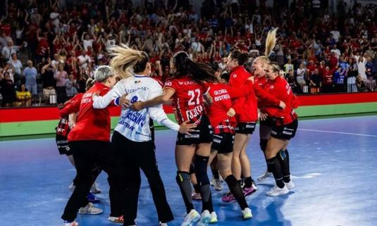 Moment istoric pentru Bistriţa. După titlu şi Cupă, Gloria a cucerit şi Supercupa României. CSM Bucureşti, doar medalia de bronz