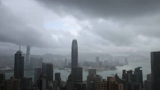 Taifunul Khanun le dă bătăi de cap organizatorilor turneului WTA de la Hong Kong. Finala ar putea fi reprogramată