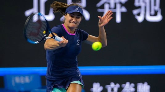 Victoria carierei pentru Monica Niculescu! A învins-o pe Maria Şarapova şi s-a calificat în turul doi al turneului de la Doha