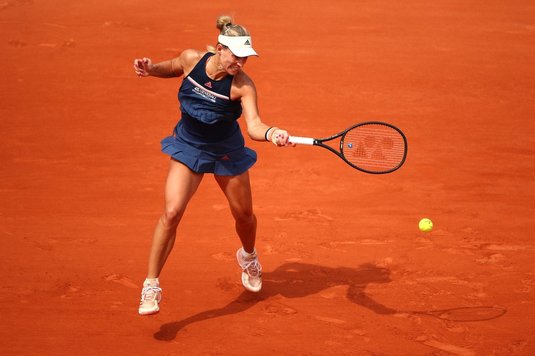Simona Halep şi-a aflat adversara din sferturile de finală ale Roland Garros! Angelique Kerber a trecut de Caroline Garcia